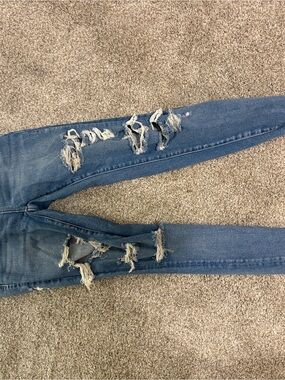 American Eagle Outfitters Women's Ripped Medium Blue Skinny Jeans